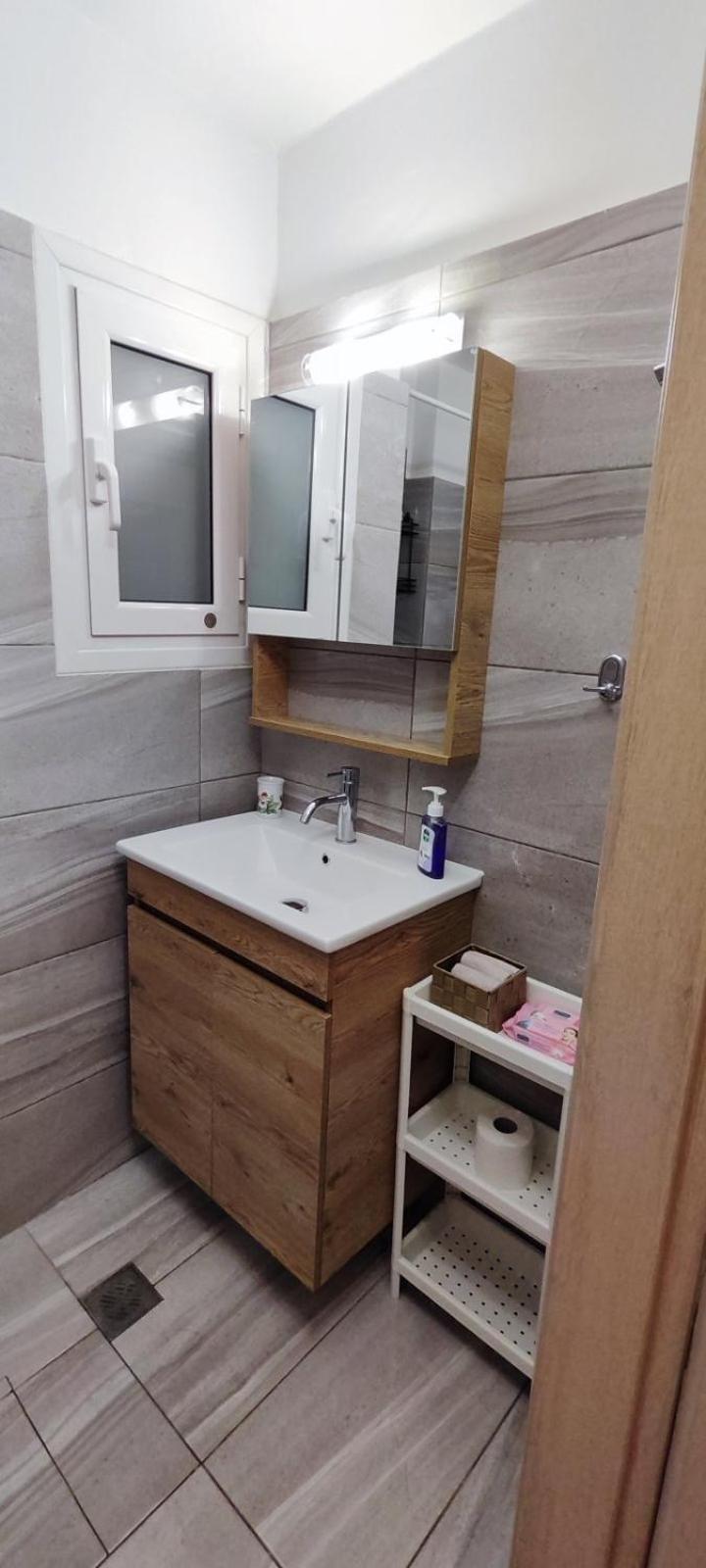 Stylish, Comfortable, Basement Loft-Like Apartment With Amenities Athen Eksteriør bilde